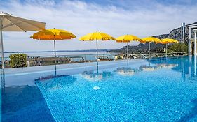 Sky Pool Hotel Sole Garda
